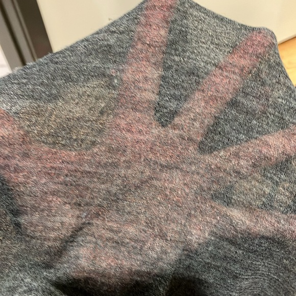 Sheer flowy top - Picture 6 of 6